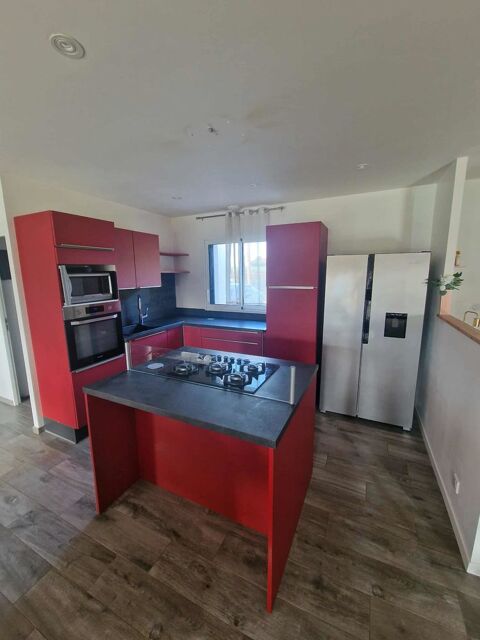 Cuisine Cuisinella rouge & noire ? moderne et en super �tat 1300 La Jonch�re (85)