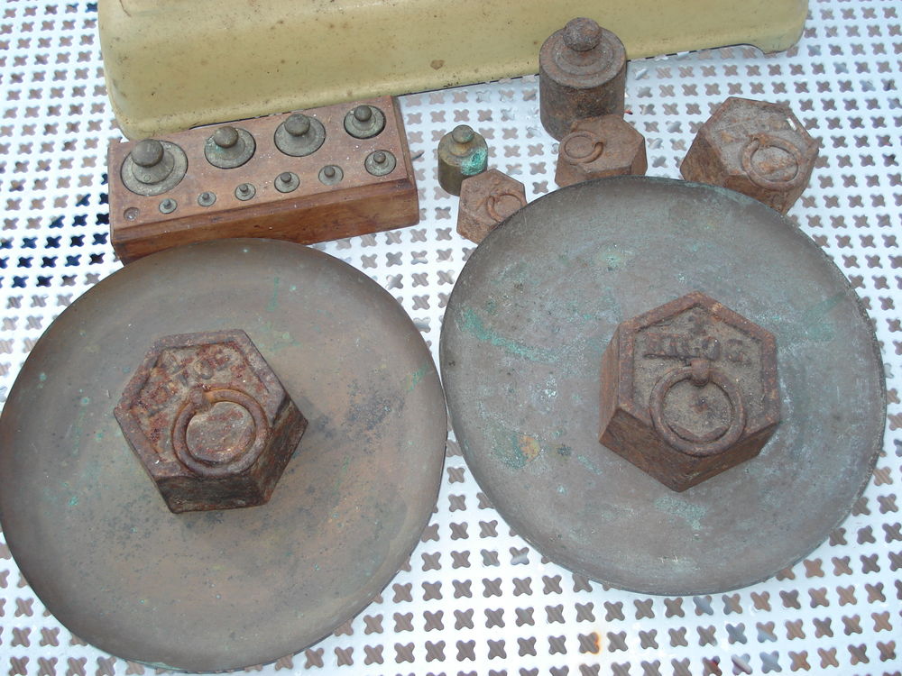ancienne balance avec plateau Bricolage
