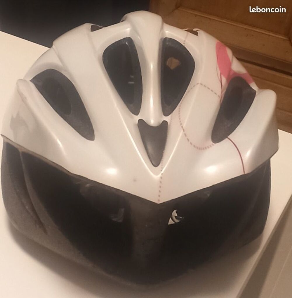 Casque de v&eacute;lo f&eacute;minin Btwin D&eacute;cathlon Sports