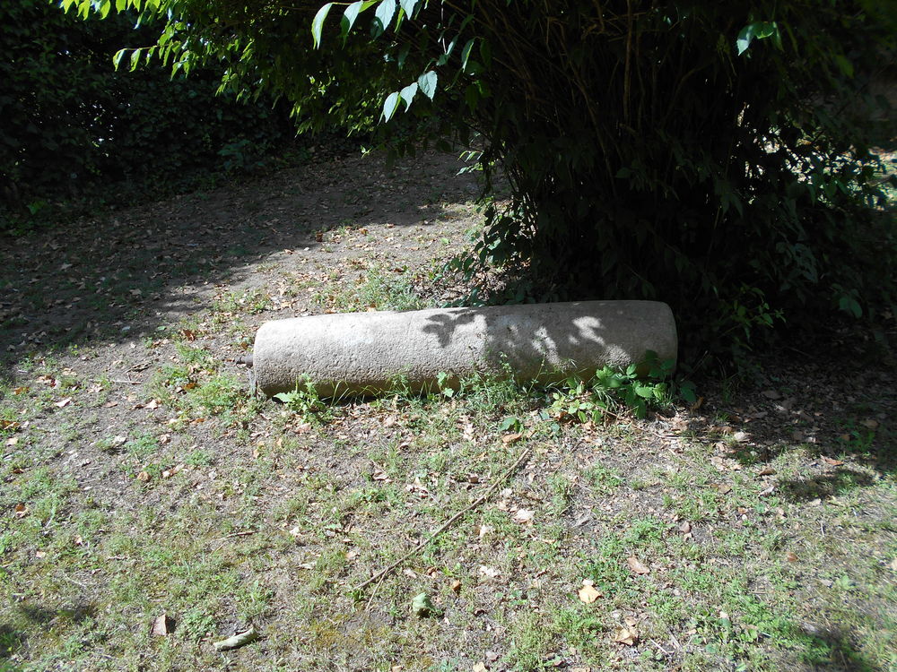 rouleau en pierre ancien grande taille Jardin