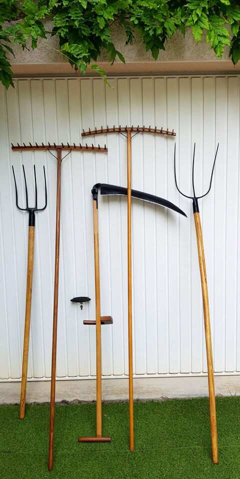 Outils agricoles anciens. Clairvaux-les-Lacs (39)