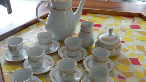 Ancien service à café  - Très bon état
40 Charantonnay (38)