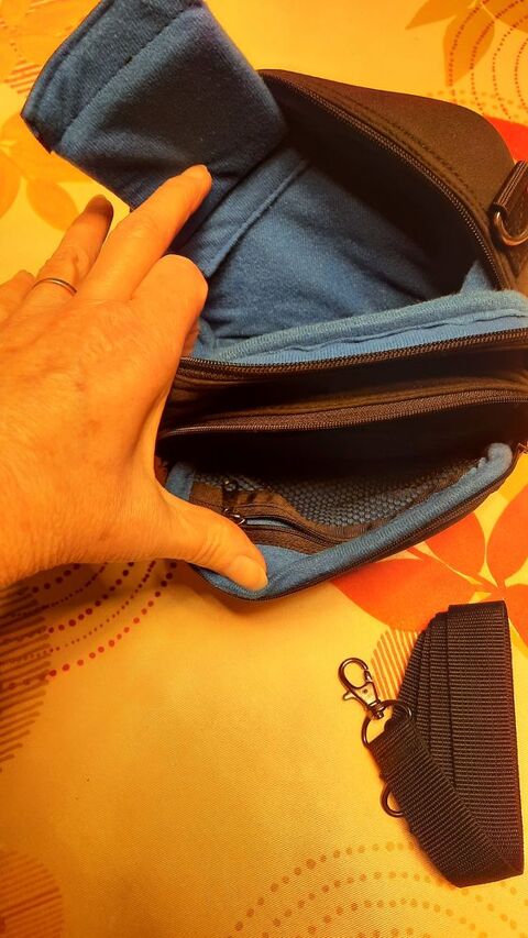 POCHETTE DE CEINTURE 15 Sevran (93)