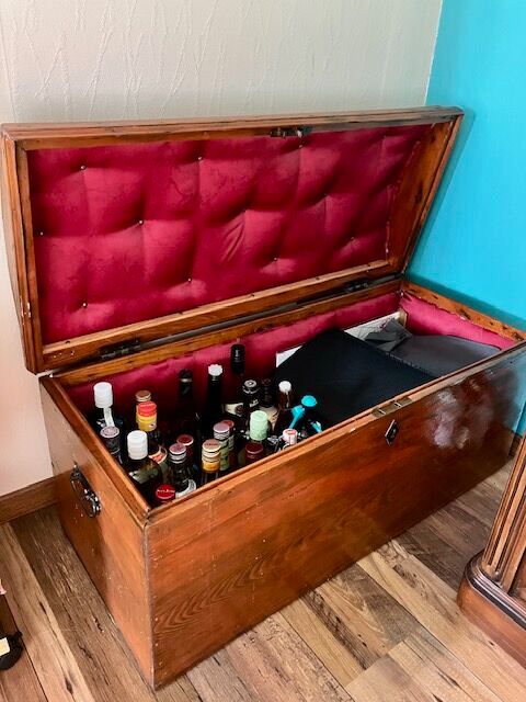 Coffre-bar en bois vernis Kilstett (67)