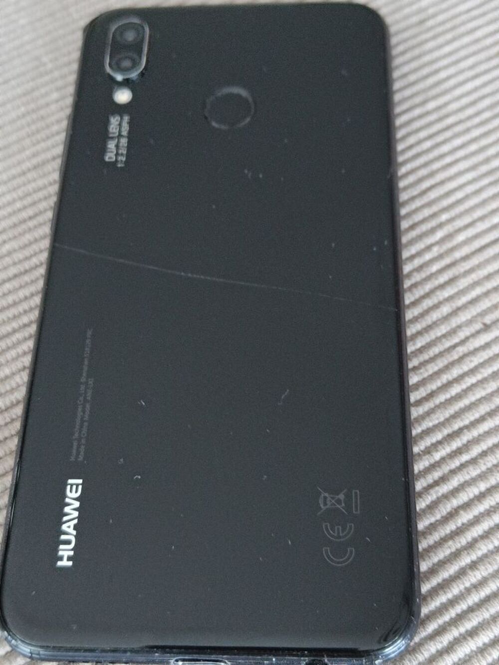 Huawei P20 Lite noir Téléphones et tablettes