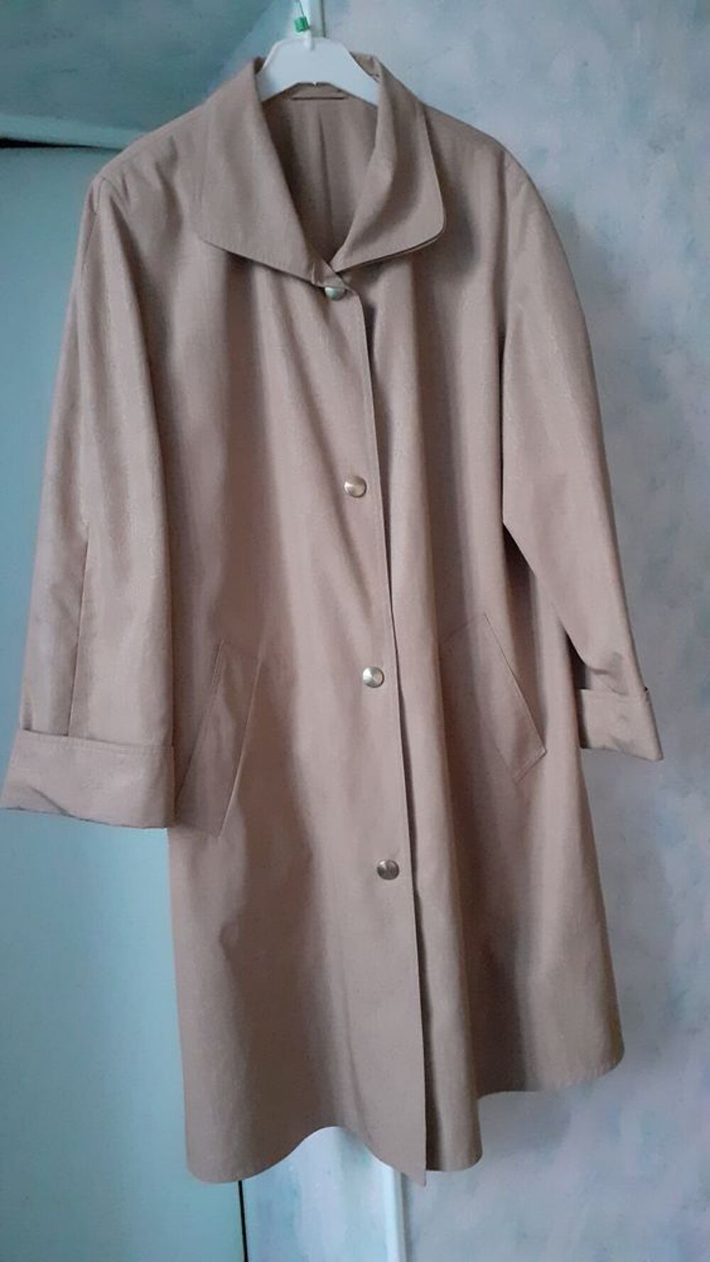 Imperm&eacute;able femme taille 46-48 V�tements