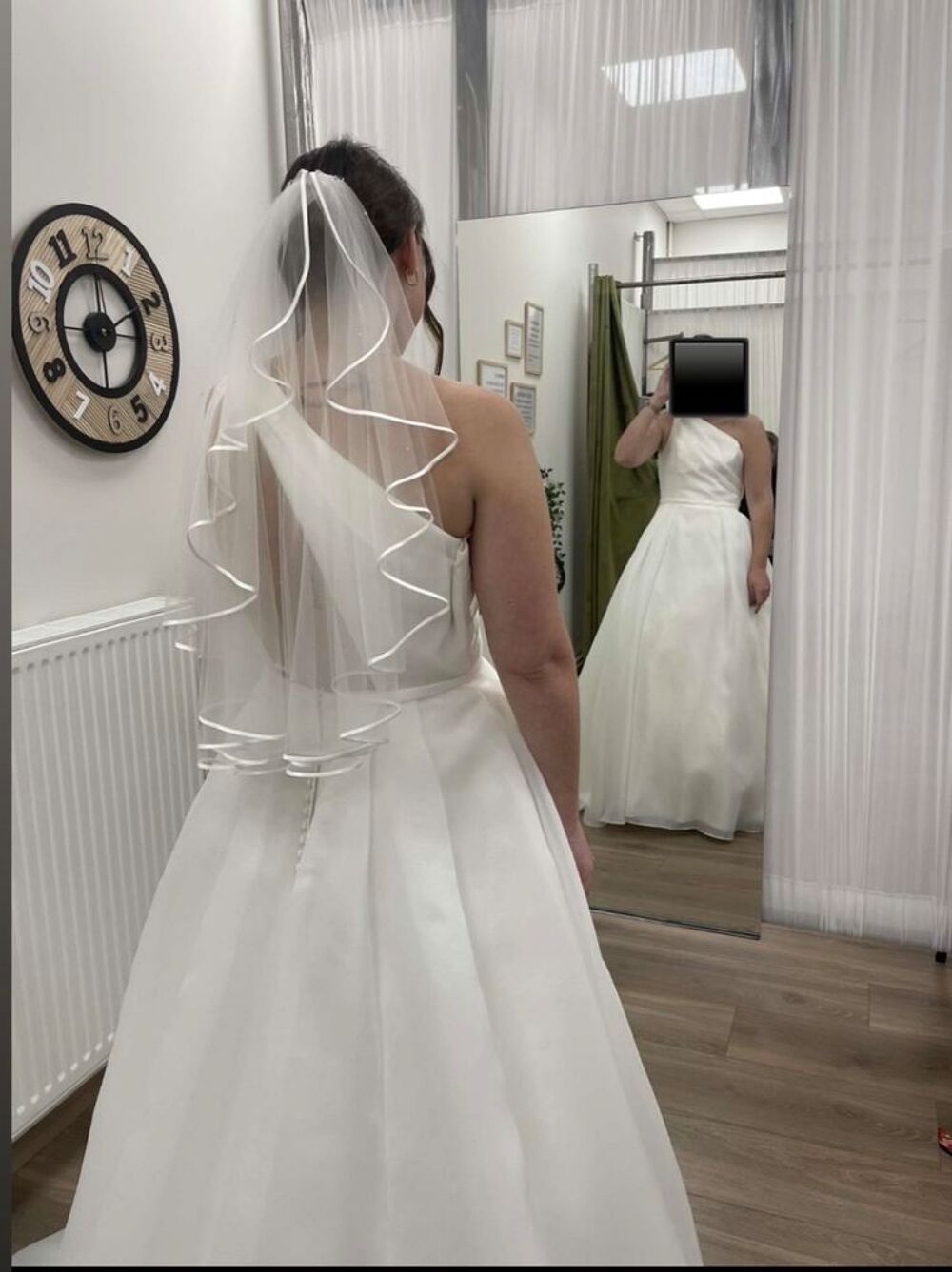 Robe de mari&eacute;e neuve Vêtements