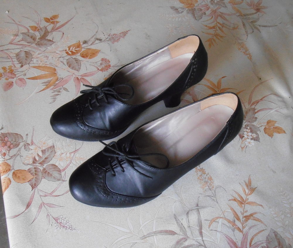 Chaussure haute noire Arian taille 39 NEUVE Chaussures