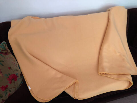 Plaid Polaire Jaune 0 Courbevoie (92)