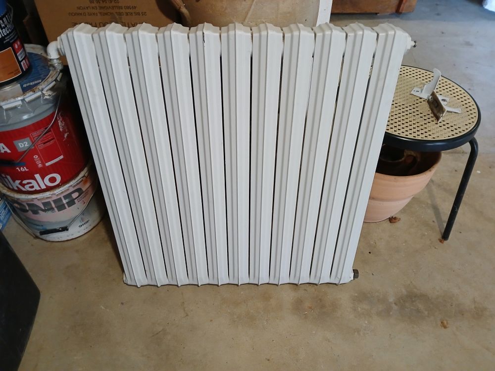 Radiateur en fonte 11 &eacute;l&eacute;ments Bricolage