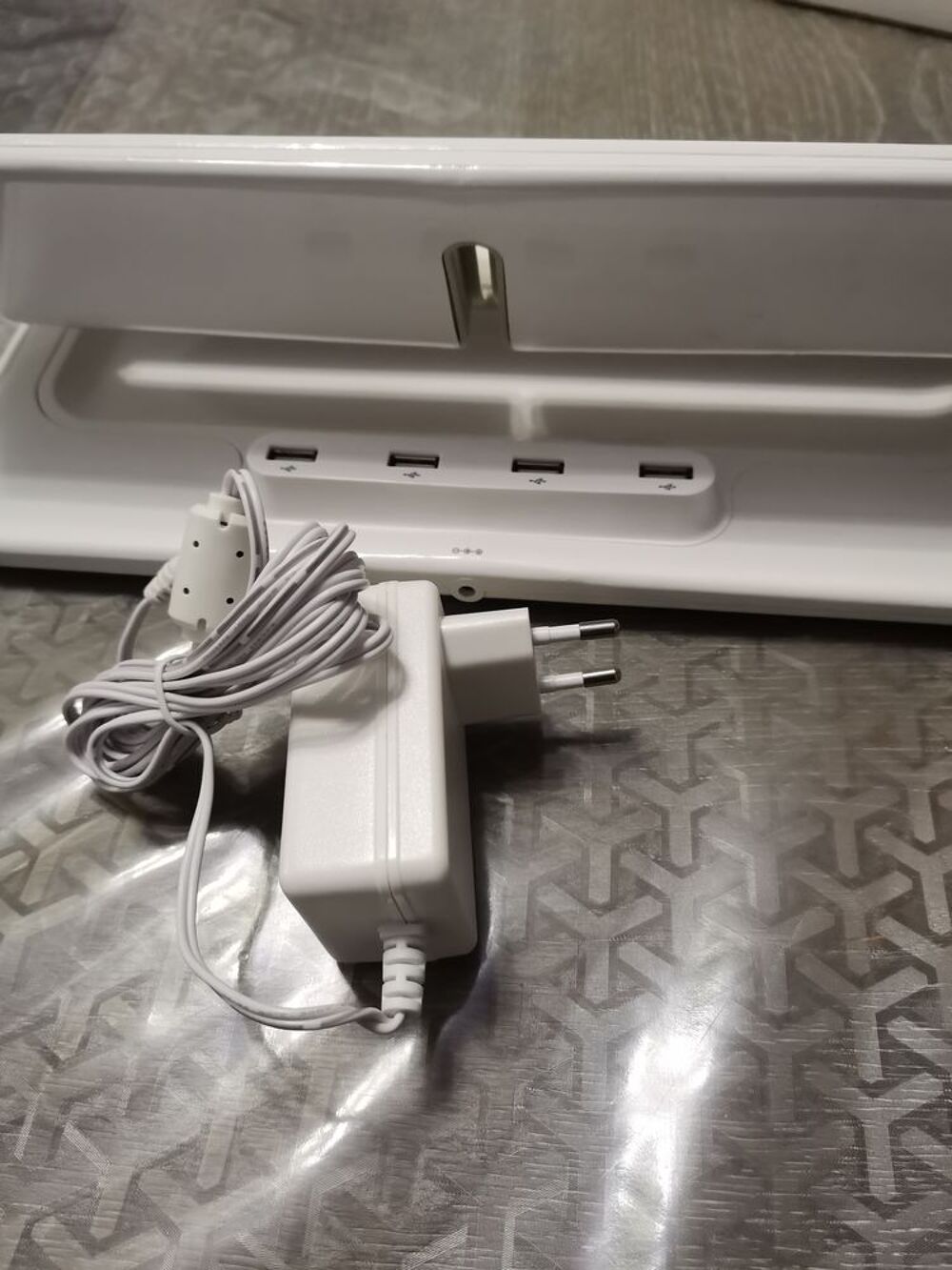 Station d acceuil pour recharger Téléphones et tablettes