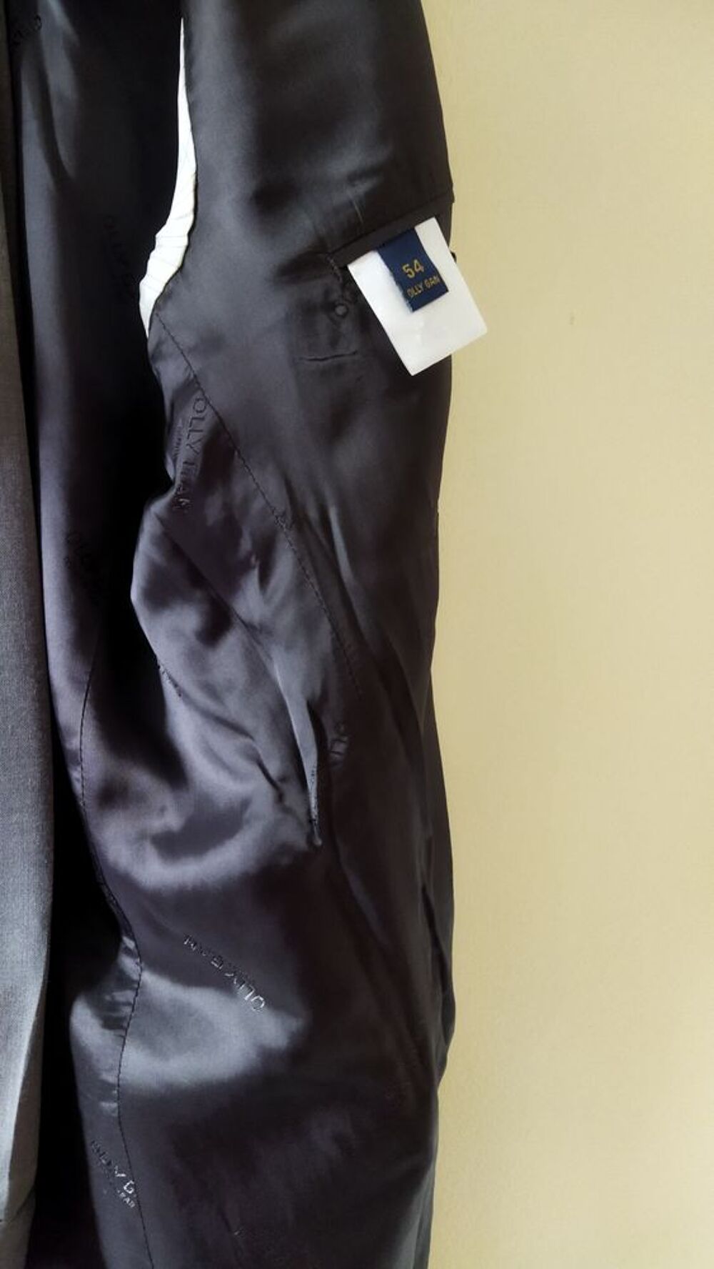 COSTUME Gris
Vêtements