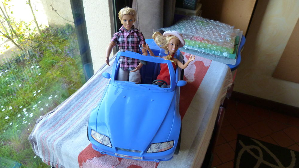 Barbie et Ken en Voiture bon &eacute;tat 20 euros
Jeux / jouets