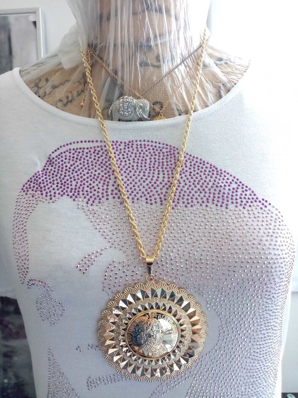 collier et pendentif et bague acier inoxydable Bijoux et montres