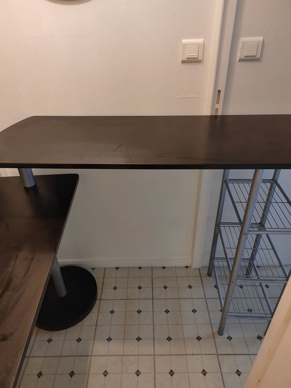 Mange debout avec 2 tabourets Meubles