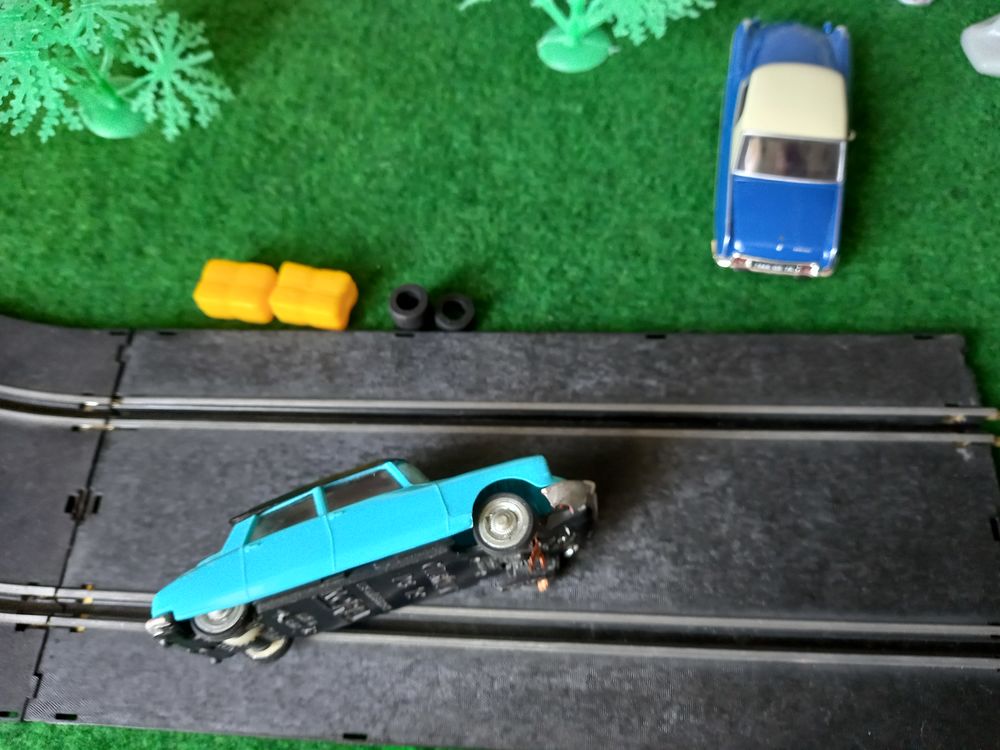 DS CITRO&Euml;N motoris&eacute;e pour circuit voitures &eacute;lectrique JOUEF Jeux / jouets