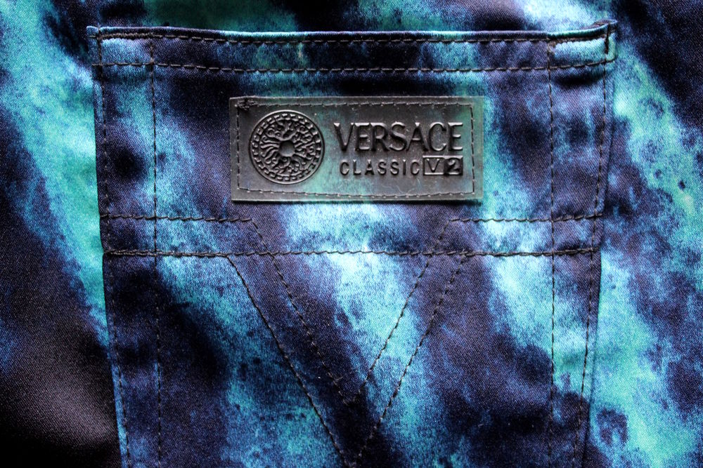 Pantalon z&egrave;bre bleu VERSACE T.29 IT
soit 36/38 max Vêtements