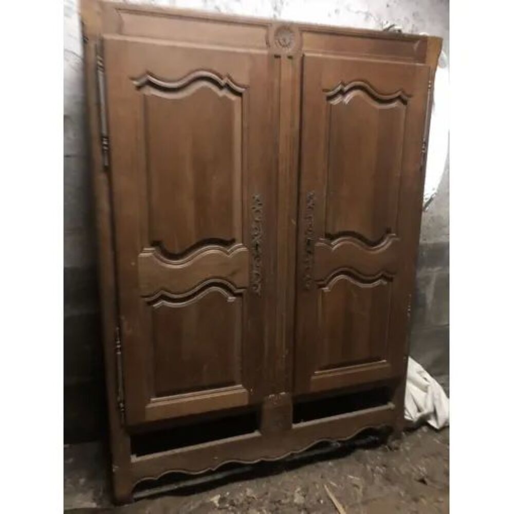 Armoire en ch&ecirc;ne massif Meubles