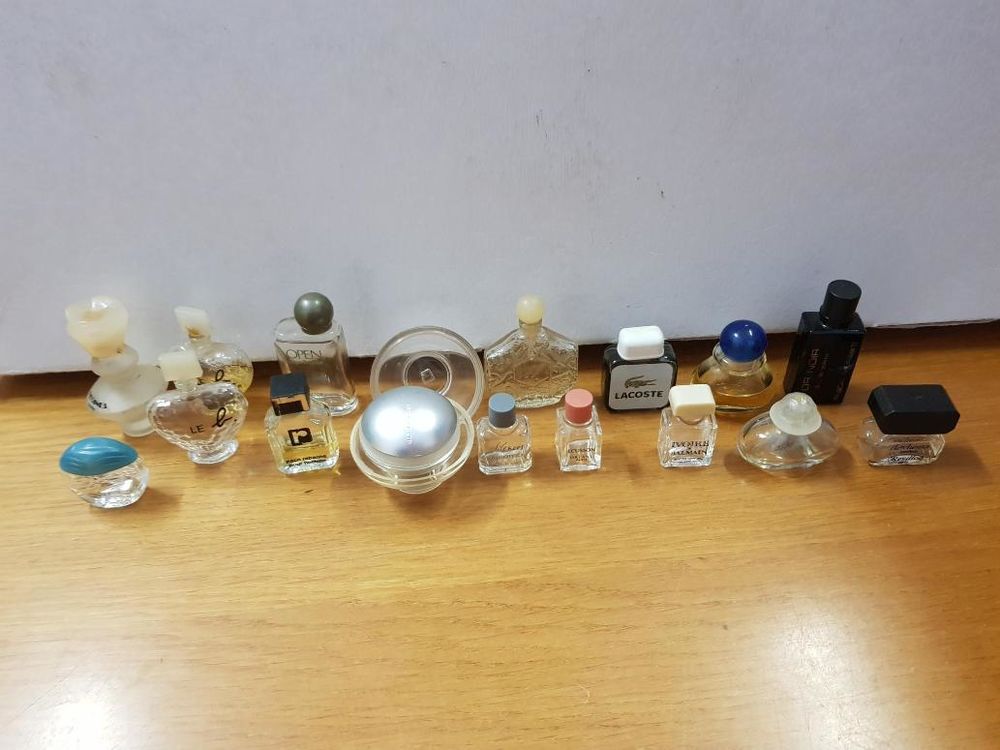 lot de miniatures vides de parfum 