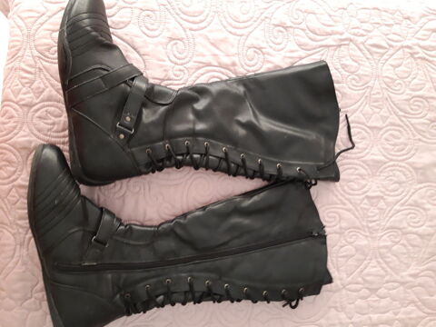 Bottes noires 10 Saint-Chamond (42)