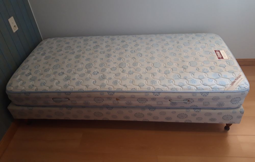 MATELAS ET SOMMIER Meubles