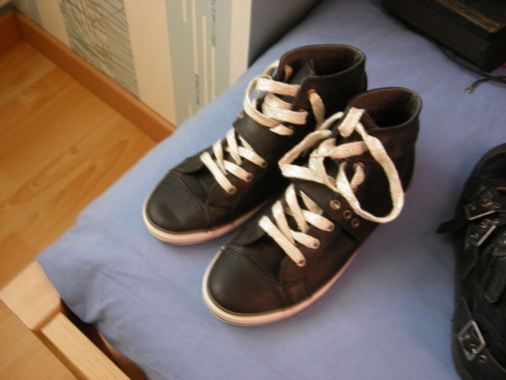 BASKETS HAUTES NOIRES Chaussures