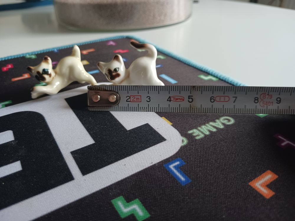Figurines de Chats en C&eacute;ramique en Action 