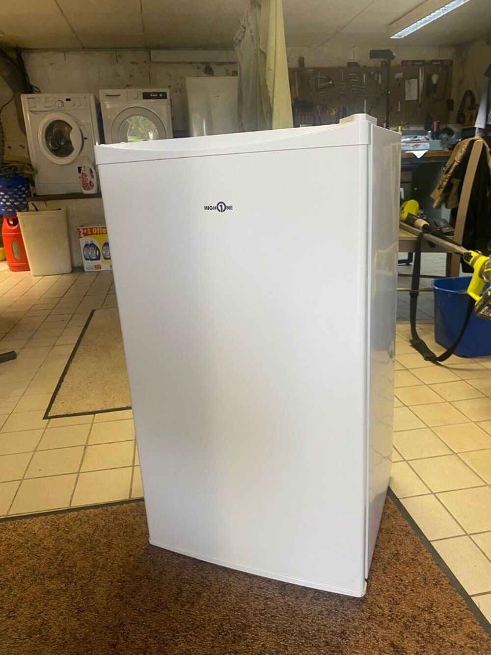 r&eacute;frig&eacute;rateur 93 litres &eacute;tat neuf Electrom�nager