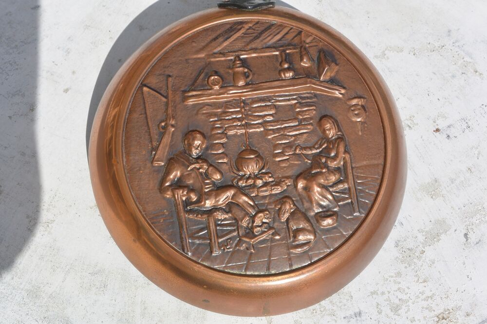 Po&ecirc;le ancienne en cuivre " Pr&egrave;s de la chemin&eacute;e " D�coration