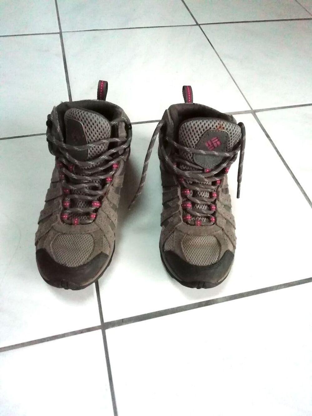 Chaussures de randonn&eacute;e T36/37 Chaussures