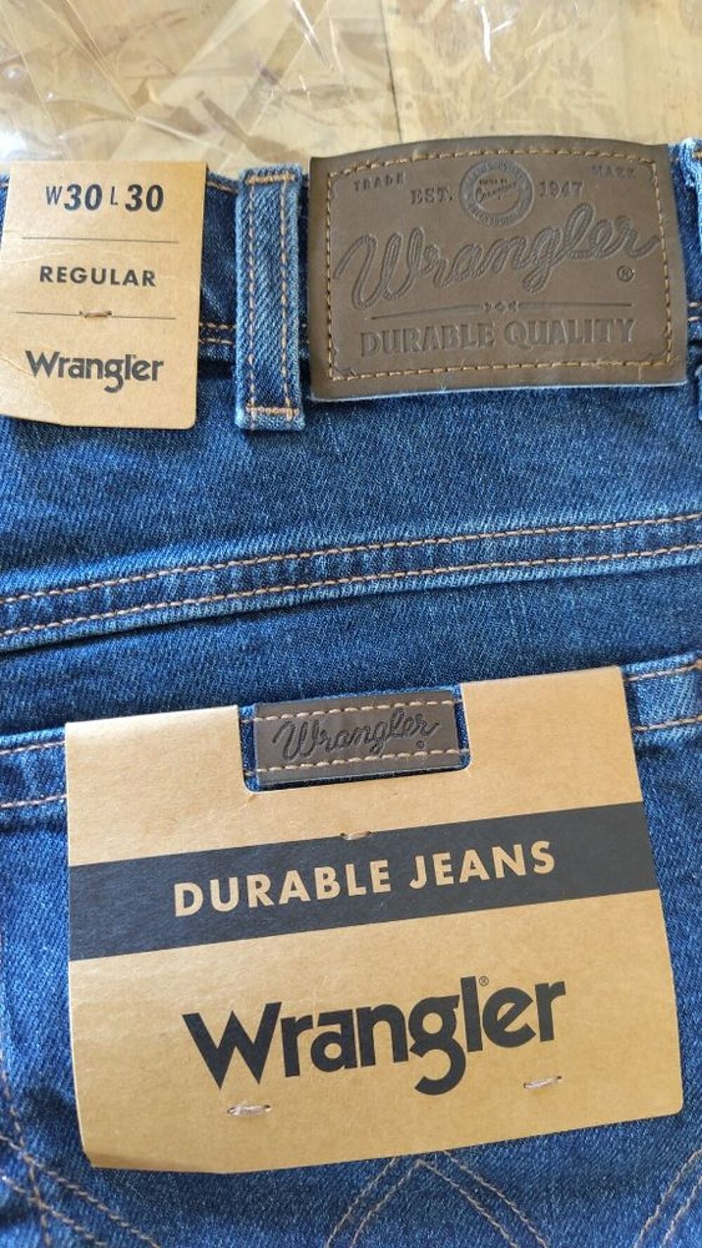 Lot 2 jeans Wrangler 30/30 Regular neufs - bleu denim Vêtements
