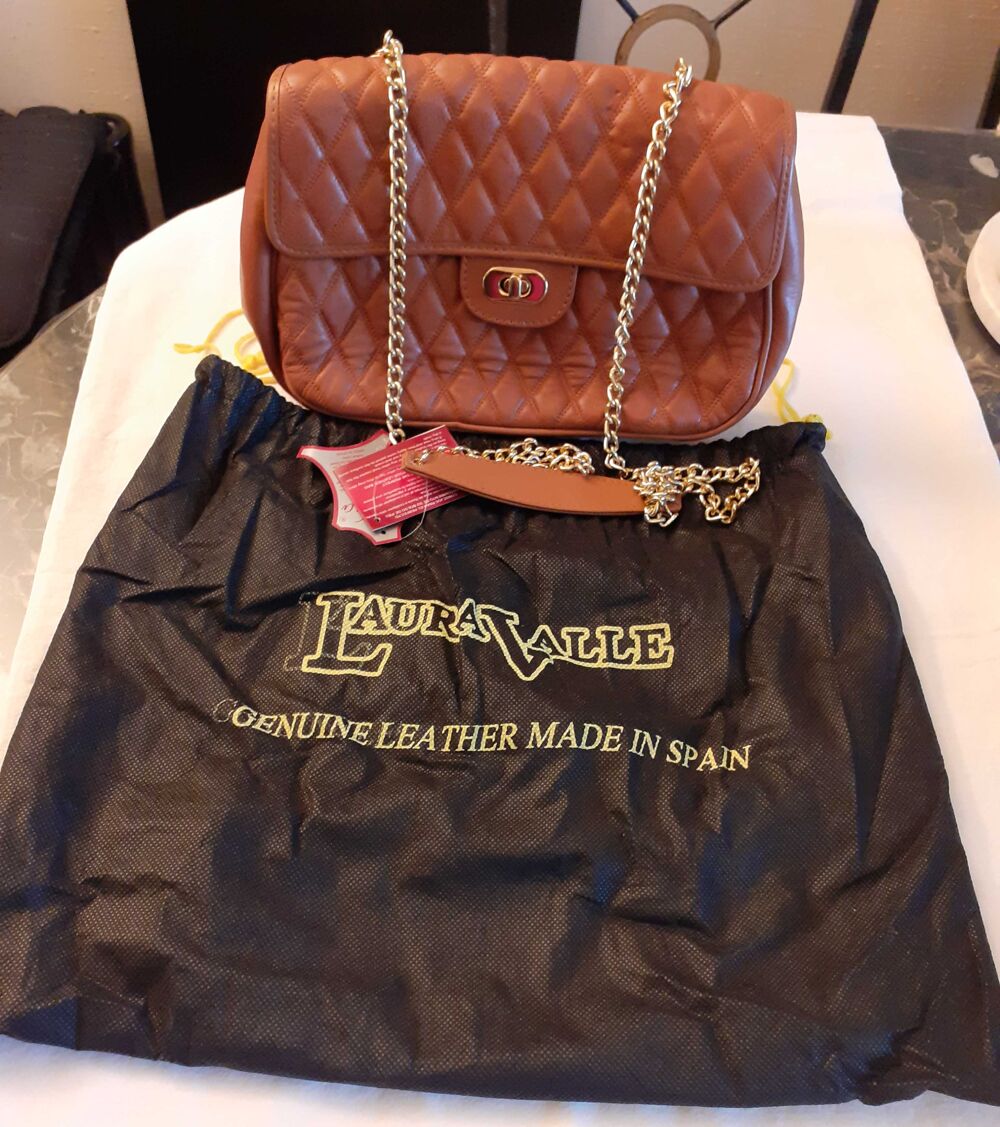 sac bandouli&egrave;re cha&icirc;ne en cuir matelass&eacute; LAURA VALLE Maroquinerie