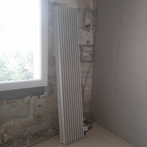 RADIATEUR EAU ACOVA 85 Lalande-de-Pomerol (33)