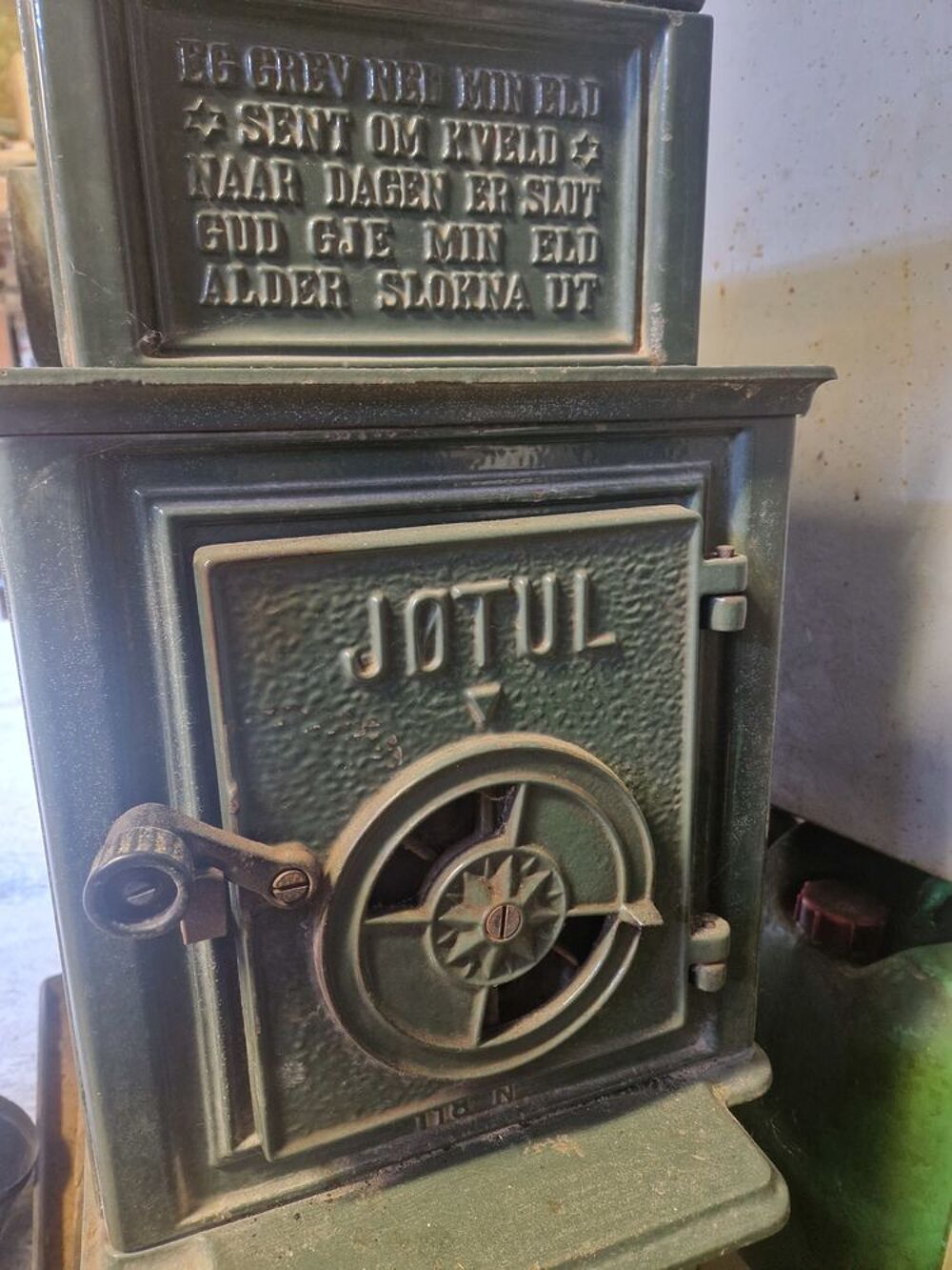 Po&ecirc;le en fonte suedoise d occasion. Bricolage