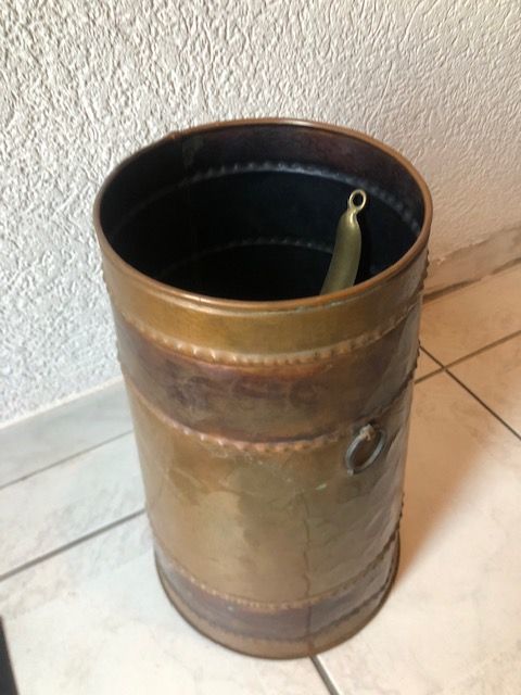 Porte parapluies 25 Cranves-Sales (74)