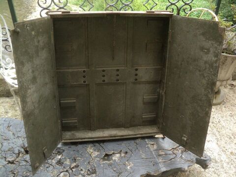 Ancienne Armoire à Outils Métal Kaki Véhicule Militaire. 40 Loches (37)