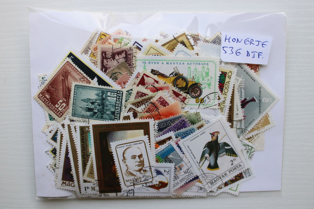 Hongrie 536 timbres diff&eacute;rents 