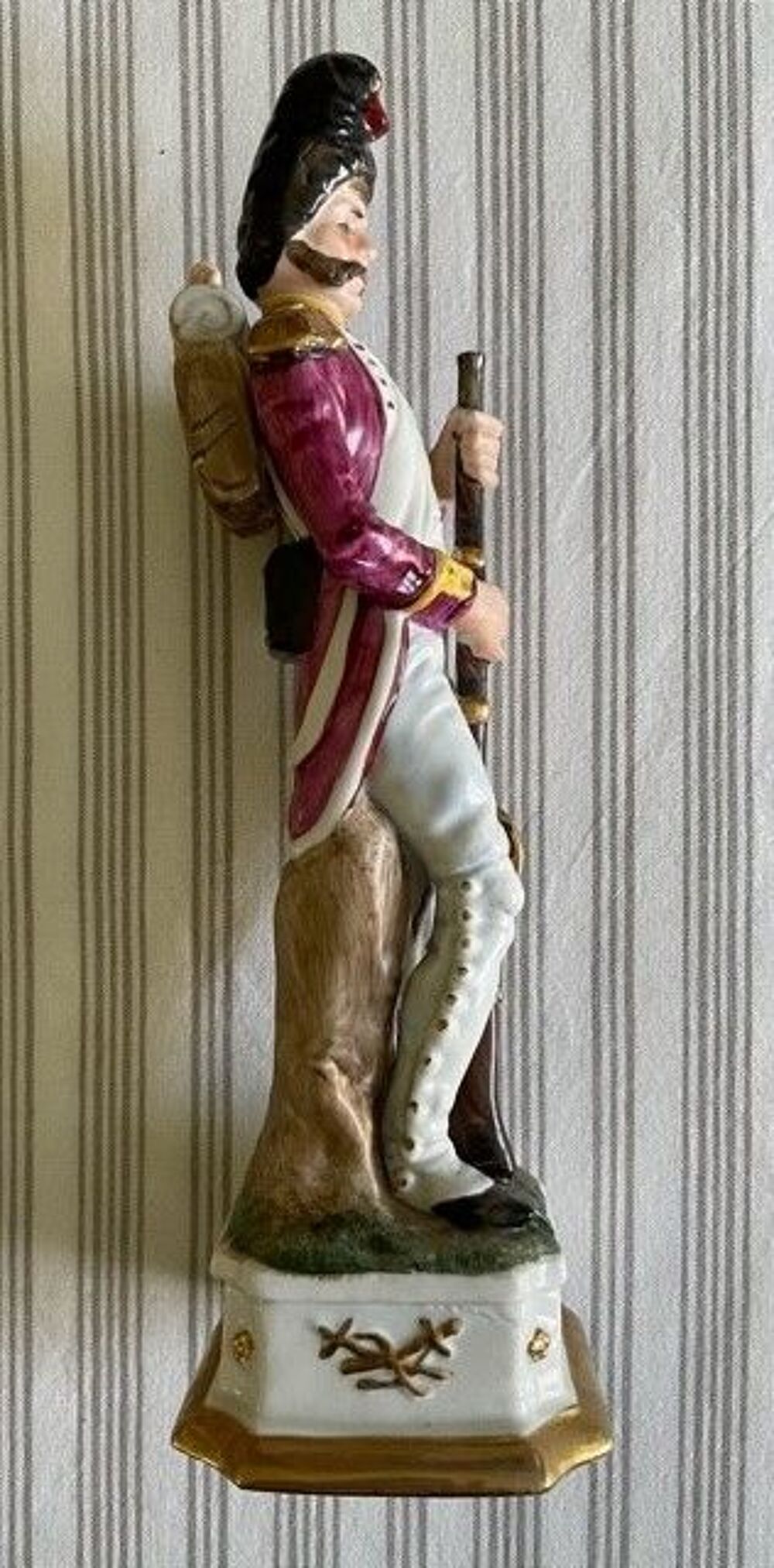 Figurine "Soldat Napol&eacute;onien" en porcelaine Décoration