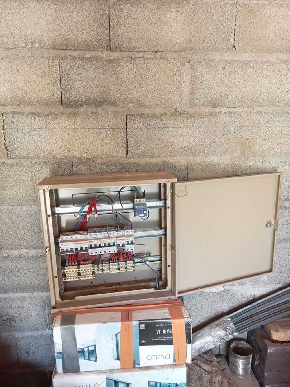 Armoire de branchement &eacute;lectrique industrielle Bricolage