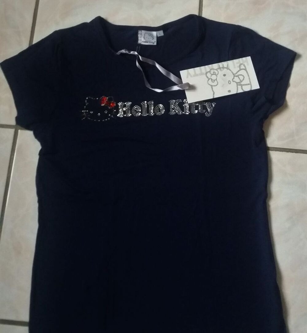 Tee shirt bleu marine et strass Hello Kitty neuf - T 38 - 40 Vêtements
