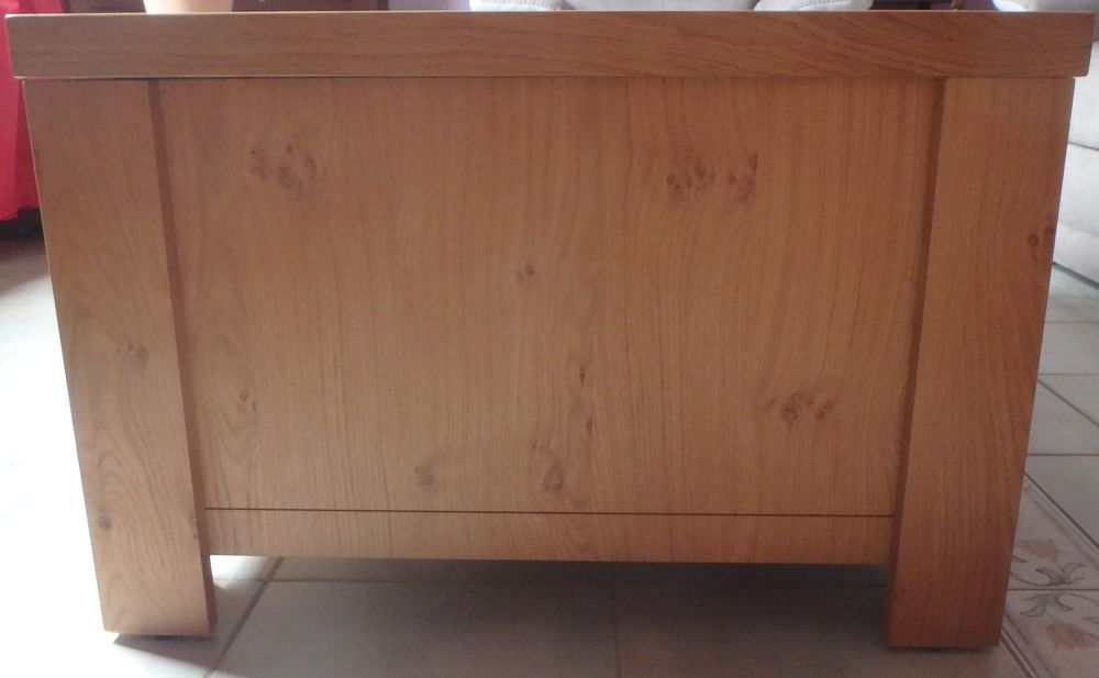 Superbe table de salon en ch&ecirc;ne neuve Meubles