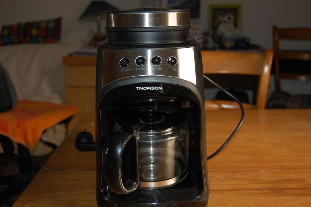 cafetiere Thomson ref:THCOG226B Electromnager