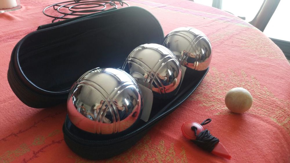 Boule de. P&eacute;tanque jamais utilis&eacute;e Sports