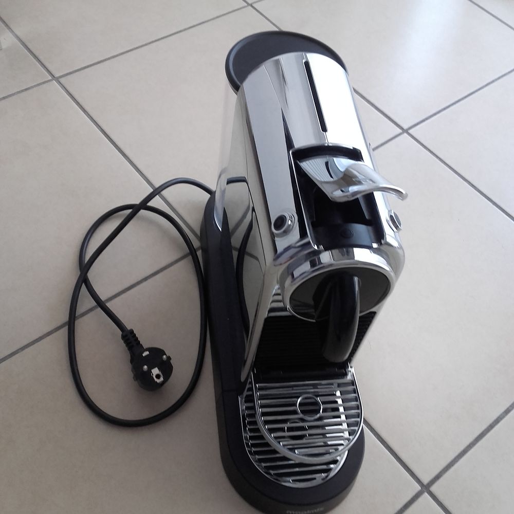 Machine nespresso Electroménager