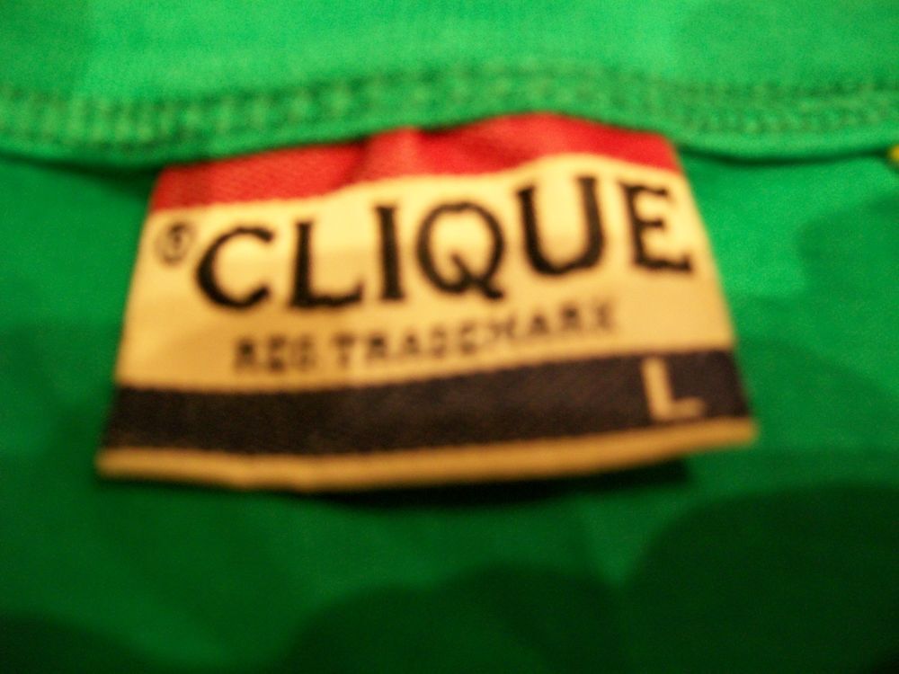 tee shirt jaune et vert 100 % coton
taille L Vêtements