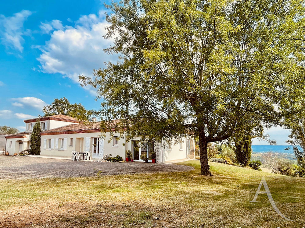 Maison 9 pièces 240 m² · à Villeneuve-sur-Lot · 240 m² · 410 000 €