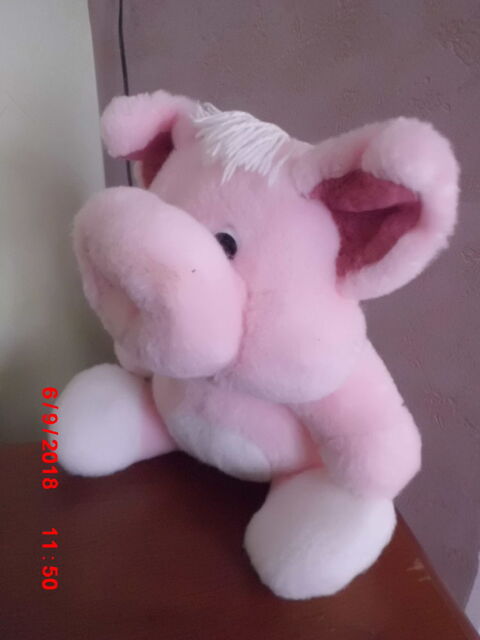 PELUCHE COCHON LES PETITS CHAMBOURCY 19 Oignies (62)