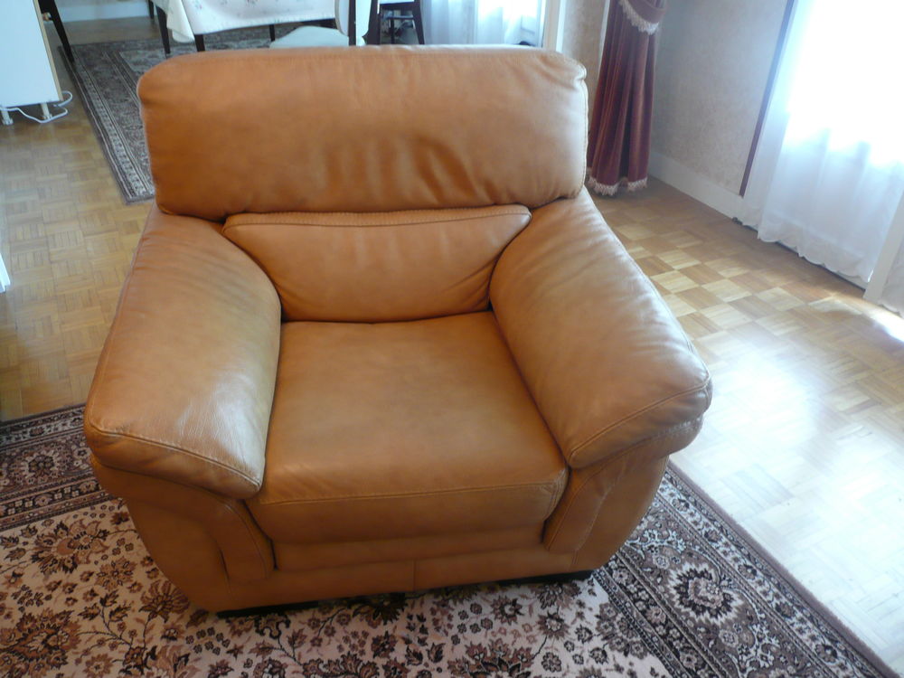 2 canap&eacute;s cuir et un fauteuil Meubles