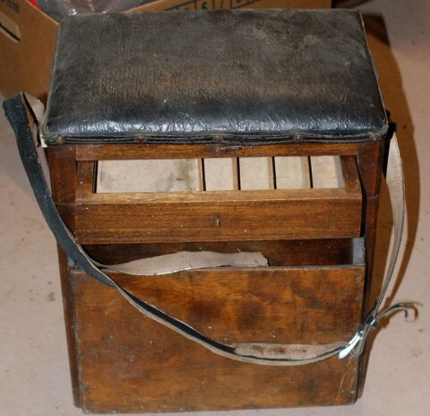 :
ancienne boite siège pour la pêche avec tiroir 40 Montcy-Notre-Dame (08)