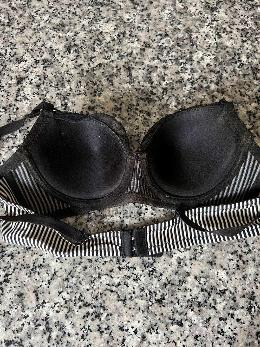 Soutien-Gorge Ray&eacute; Noir et Blanc Dentelle Taille 90B ? Neuf Vêtements